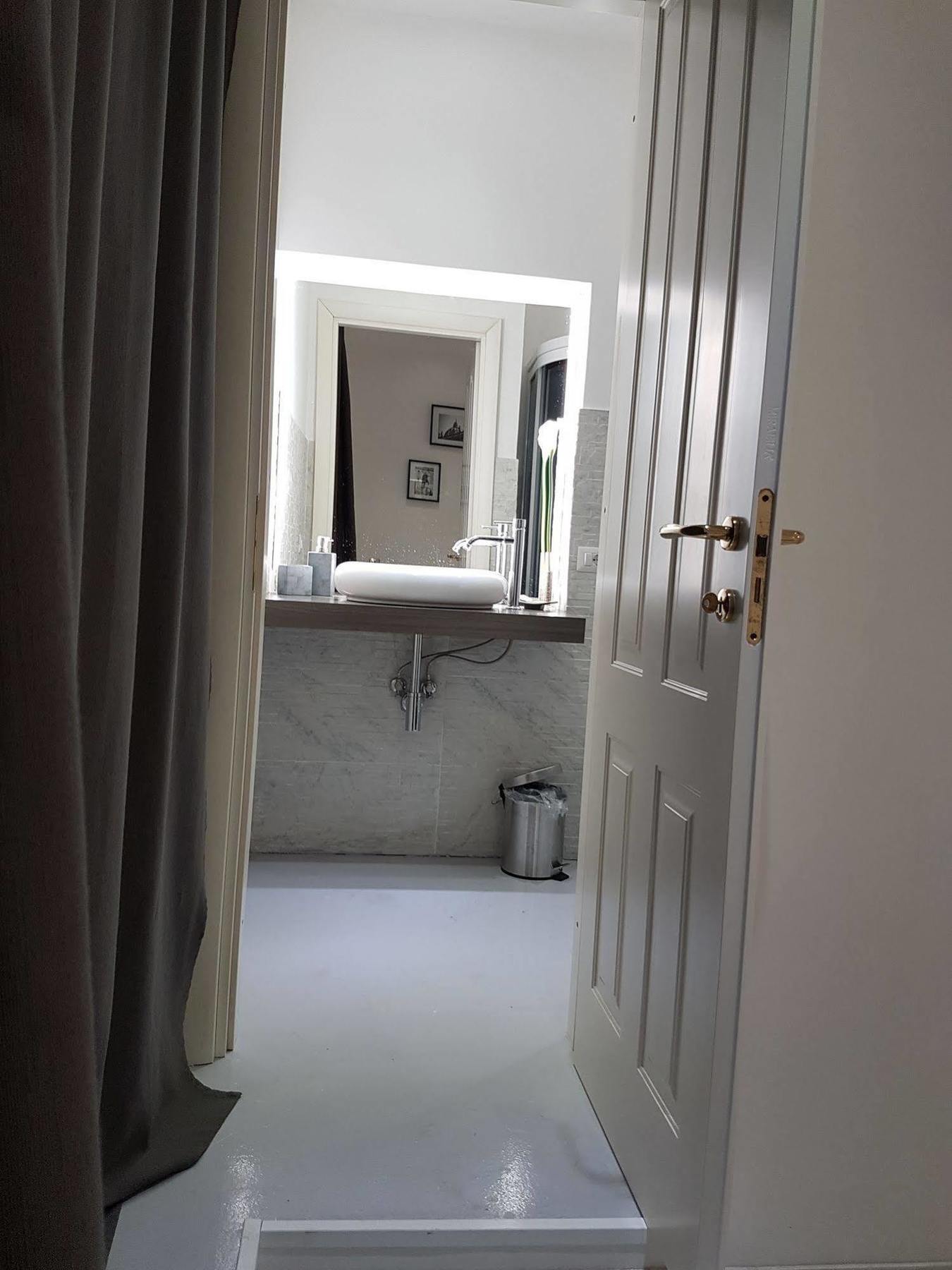 Chain Vatican Suites Rome Bagian luar foto